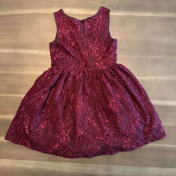 Beautiful girls dress - size 6. - Picture 3 of 3